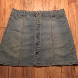 Front button high rise mini skirt